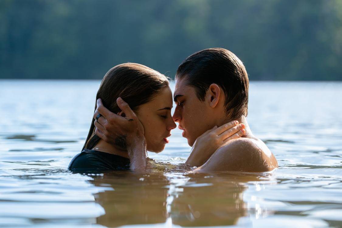 Josephine Langford and Hero Fiennes-Tiffin in After (1)