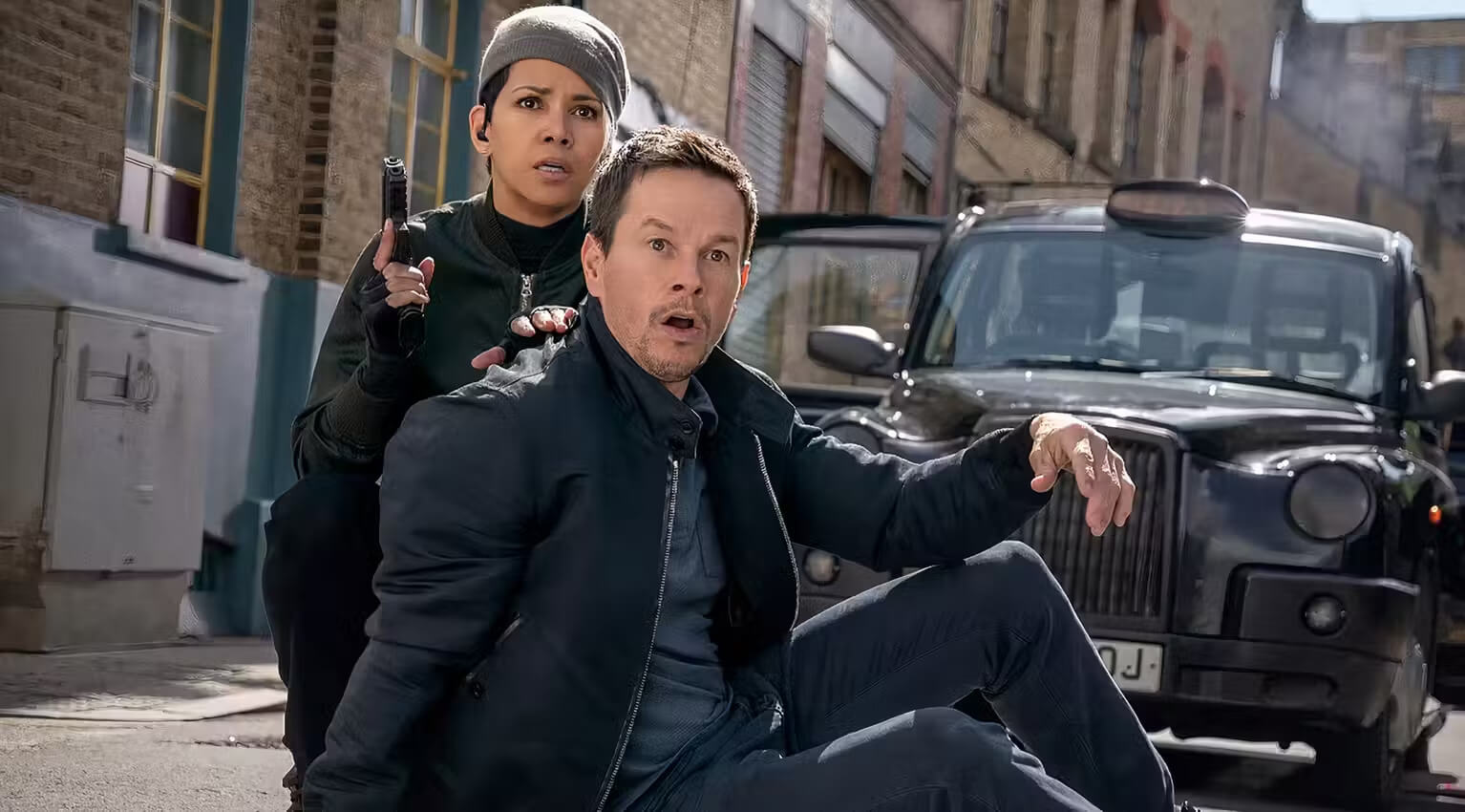 Mark Wahlberg & Halle Berry Address Potential Sequel To Netflix Spy Comedy After Avoiding One Ending Detail